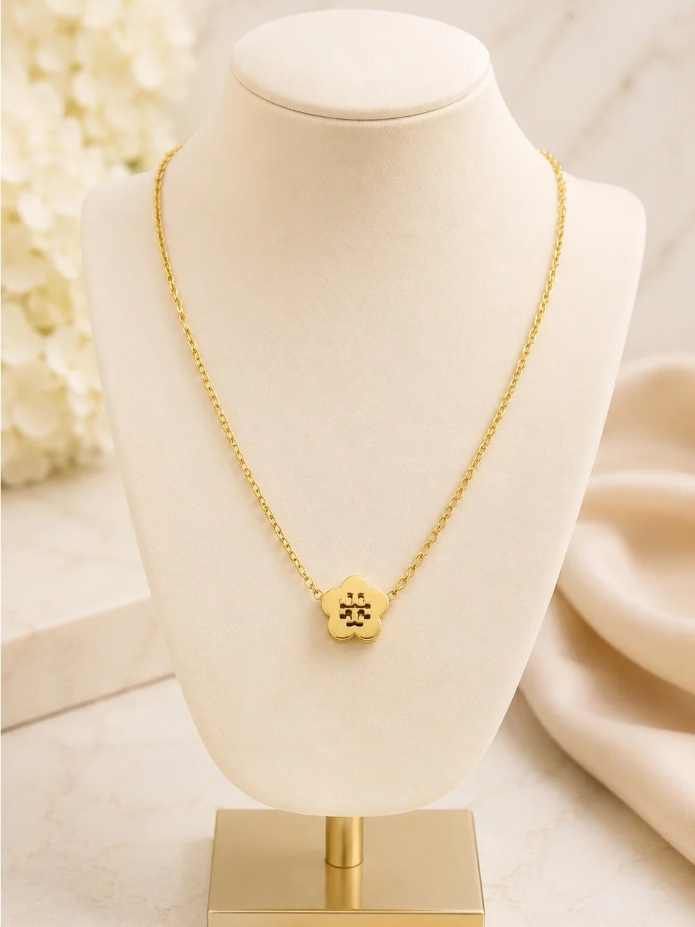 Tory Burch Gold Tone Logo clover Pendant Necklace Adjustable
